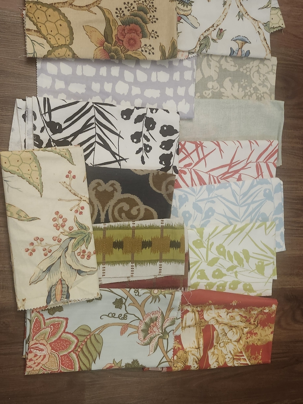 Fabric Scraps for Crafts and Decoration, 25x25 Inches – 14 Pieces